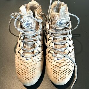 🌿Nike Men’s high top cleats, size 7.5🌿